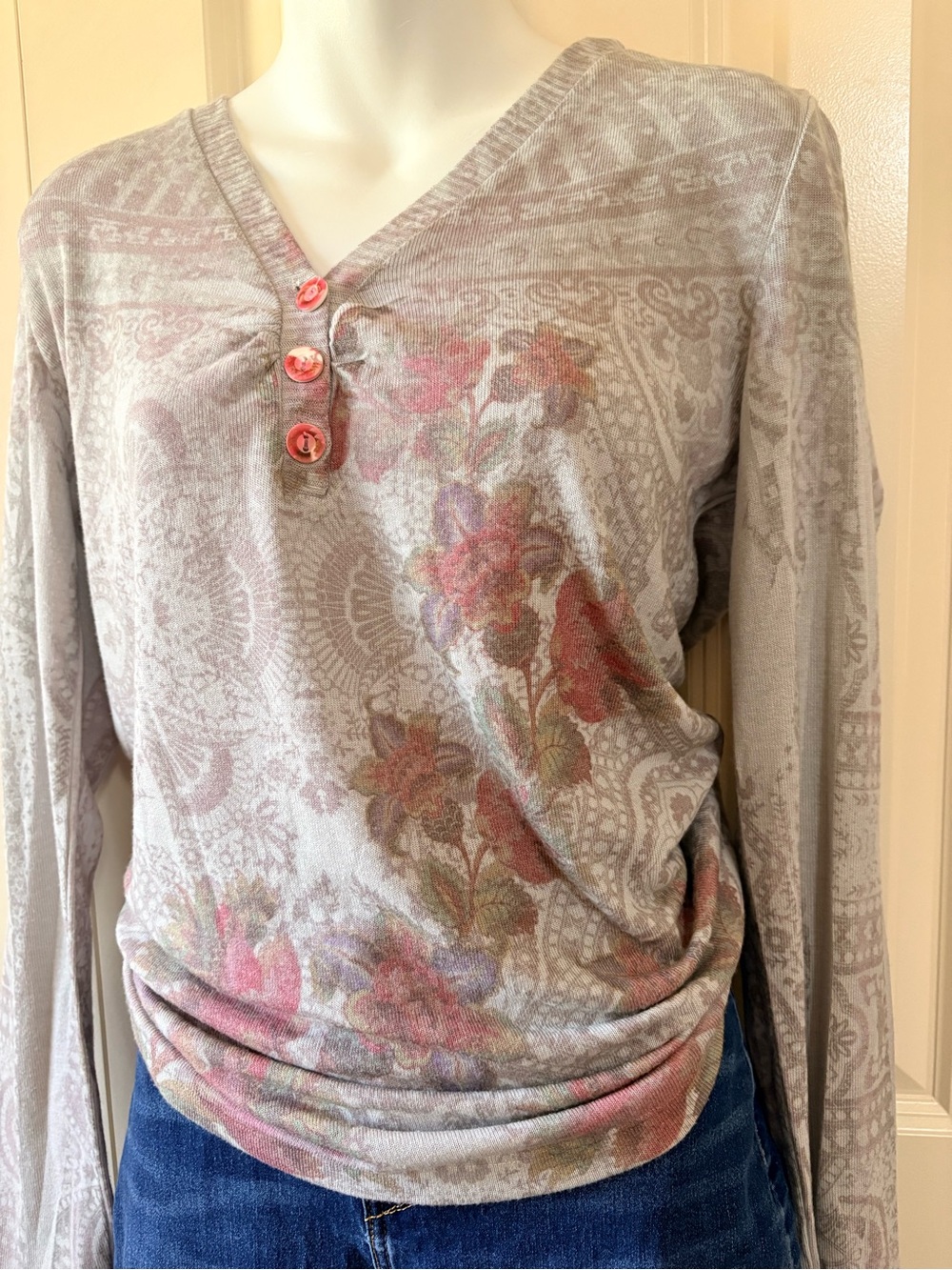 Women's Floral Henley Long-Sleeve Top - Gray with Pink Accents, size XL - Picture 2 of 5
